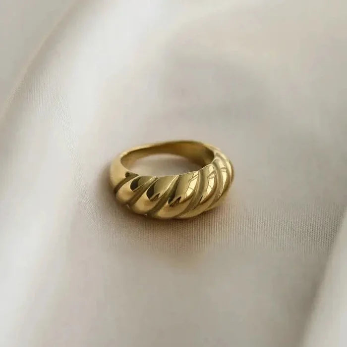 Croissant Twisted Gold Dome Ring | 18K PVD | Non-Tarnish Stainless Steel - The PM Edit