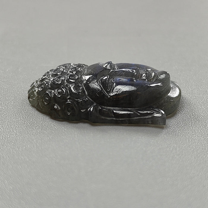 ブルーラブラドライトの仏像彫刻