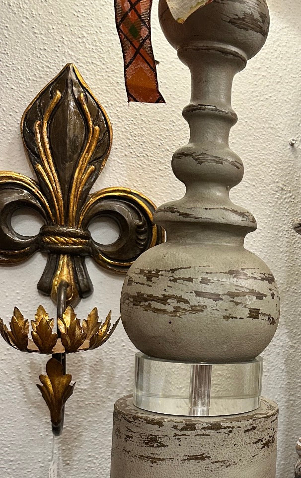 Antique Gold Fleur-de-Lis Wall Candle Sconce