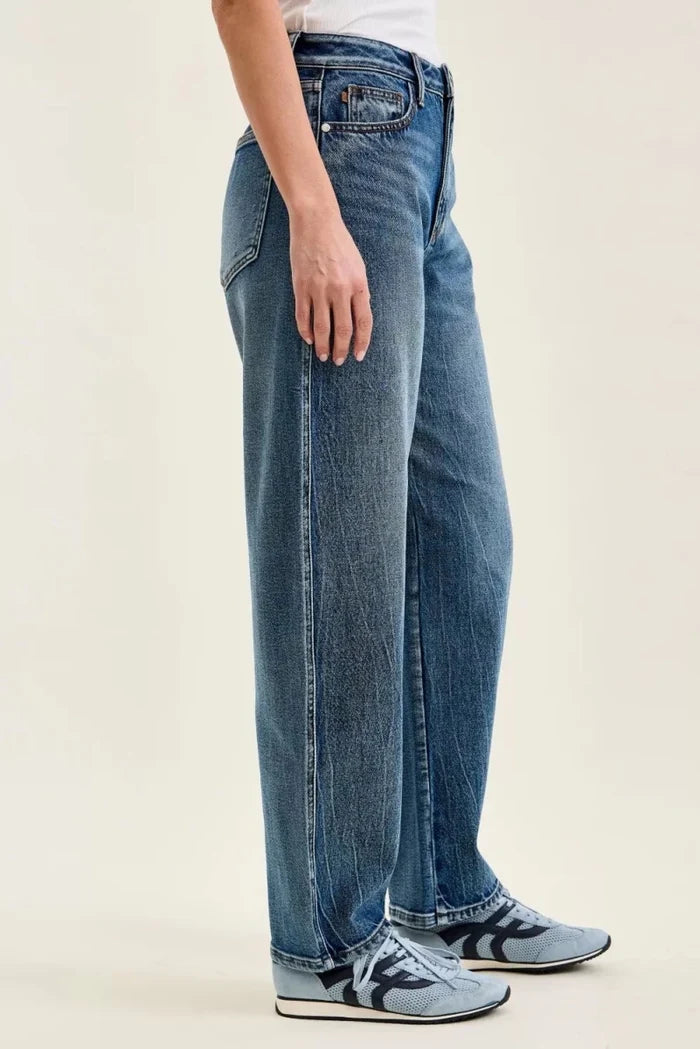 High-Waist Wide-Leg Jeans in Dark Indigo - The PM Edit
