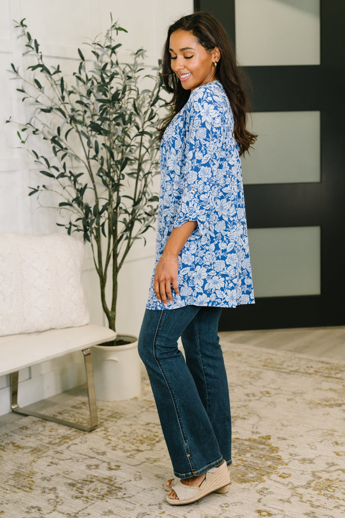Lizzy Cardigan in Blue and White Floral