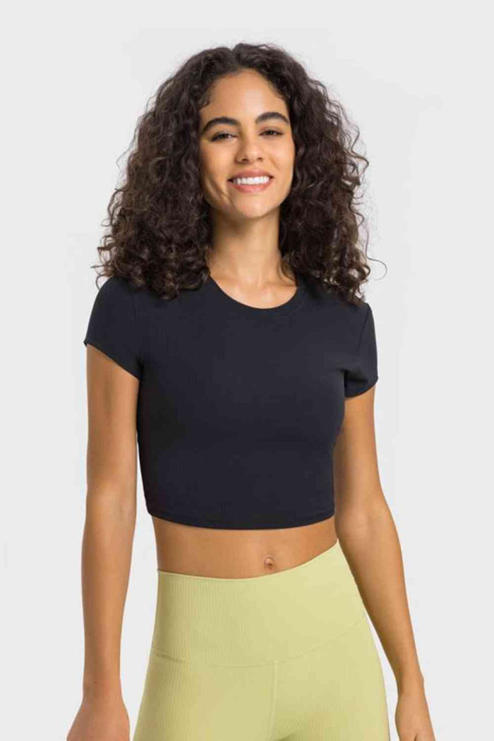 Round Neck Short Sleeve Cropped Sports Tee