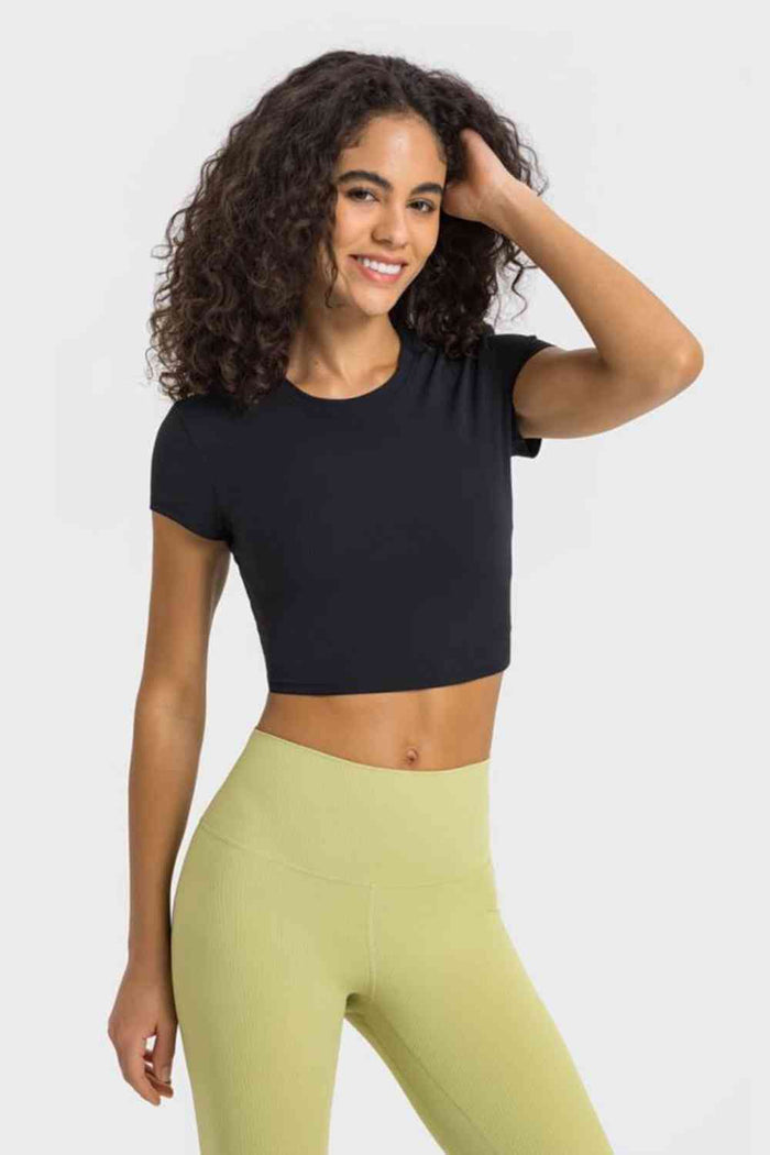 Round Neck Short Sleeve Cropped Sports Tee