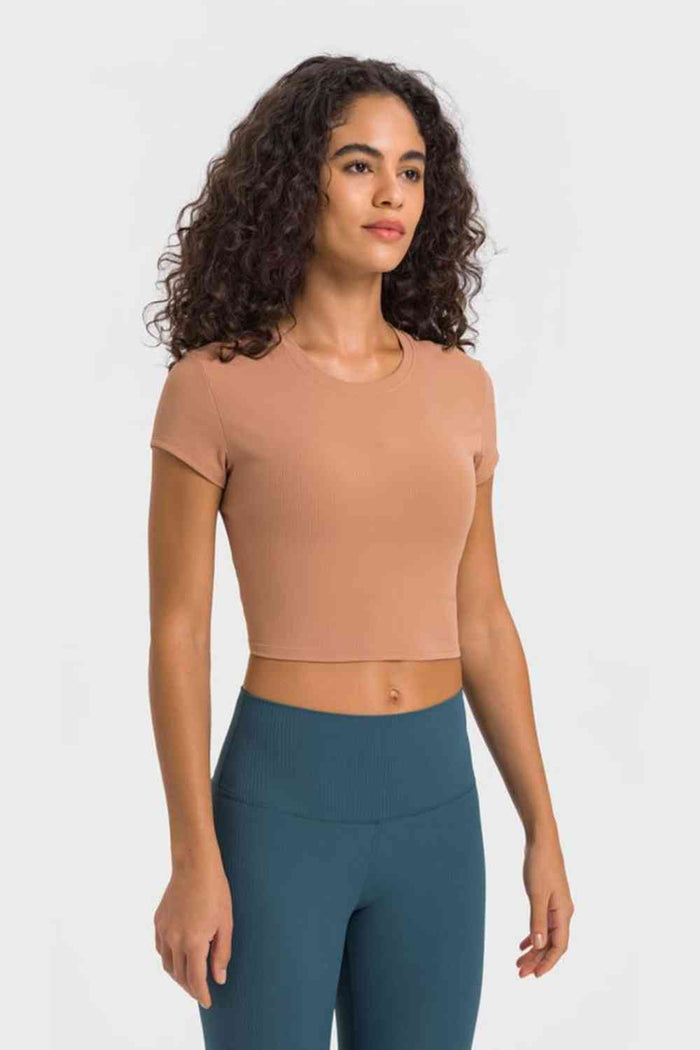 Round Neck Short Sleeve Cropped Sports Tee