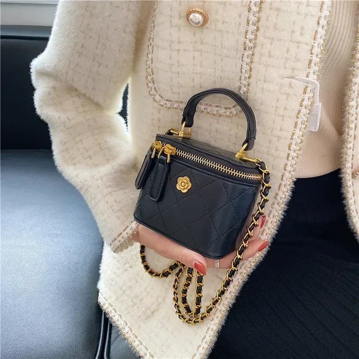 Small Shoulder Bucket Mini Bag Crossbody with Metal Chain – Trendy and Versatile Handbag