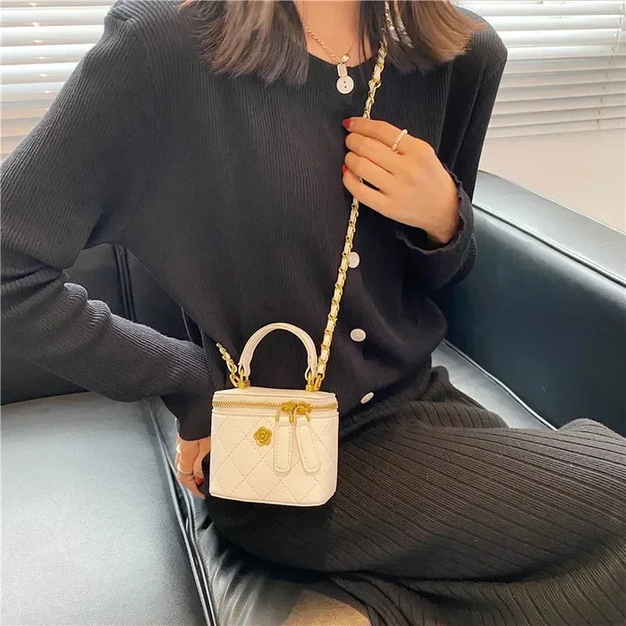 Small Shoulder Bucket Mini Bag Crossbody with Metal Chain – Trendy and Versatile Handbag