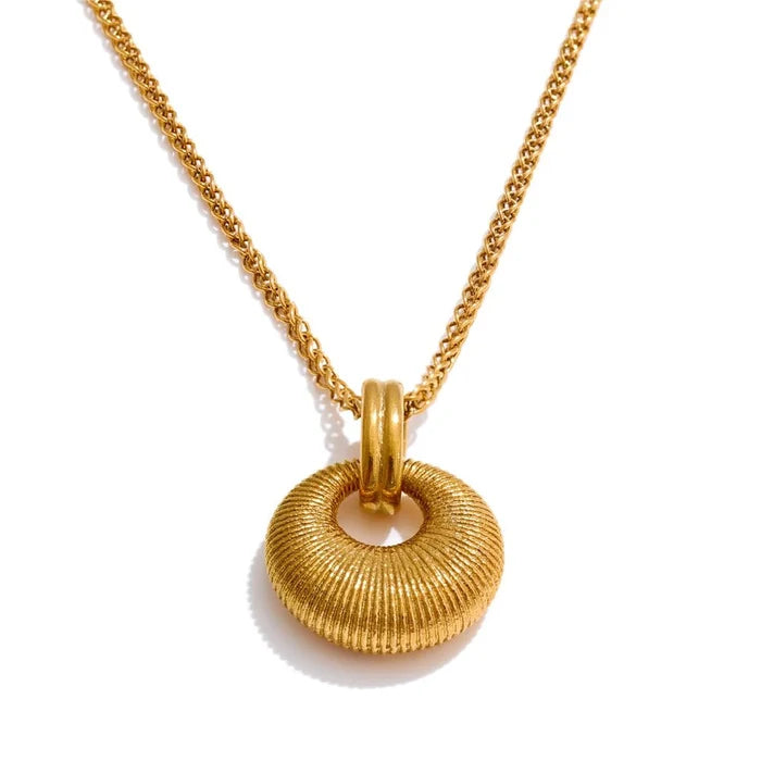 Textured Donut Pendant Necklace | 18K PVD Gold Plated Stainless Steel Jewelry - The PM Edit