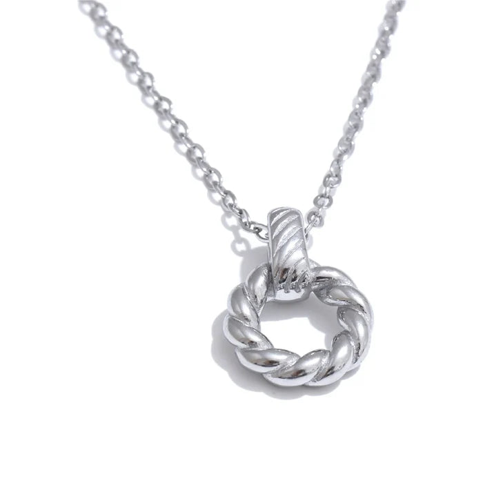 Twisted Rope Circle Pendant Necklace | 18K PVD Gold & Silver Stainless Steel Jewelry